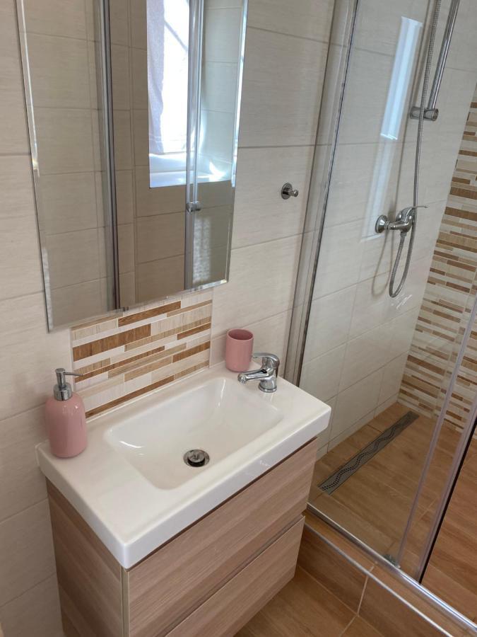Satys Apartments 俄斯特拉发 外观 照片